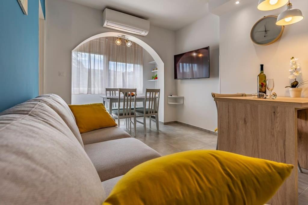 New Two Bedroom Apartment Maloni Pula Exterior photo